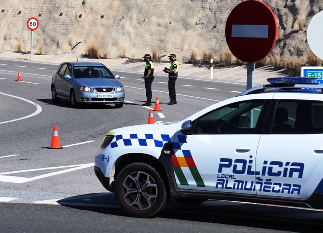 Granadabor stoppas vid infarterna till Almuñécar. Foto: Ayto de Almuñécar