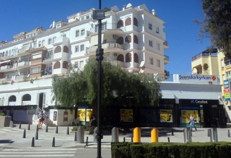 För närvarande får endast de som bor i Fuengirola deltaga i mässan på Svenska kyrkan. Andra ceremonier som begravningar är dock undantagna perimeterkarantänen.