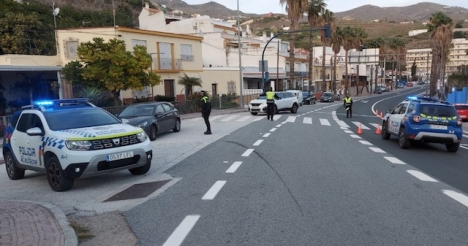 Lokalpolisen i Almuñécar har genomfört 80 perimeterkontroller. Foto: Ayto