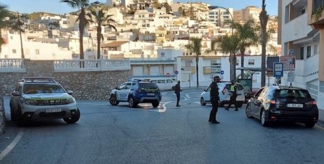 Lokalpolisen i Almuñécar har genomfört en stor mängd kontroller och perimeterkarantänen består provinsmässigt. Foto: Ayto