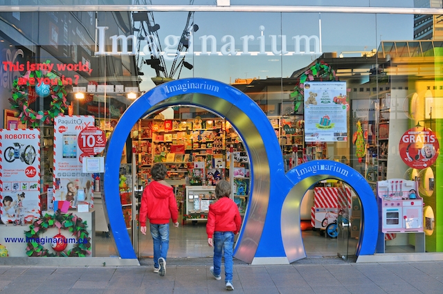Endast två av Imaginariums 43 butiker i Spanien väntas klara sig.