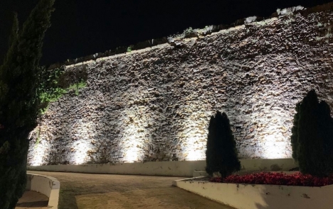 Castillo de San Luís i Estepona har försetts med belysning. Foto: Ayuntamiento de Estepona