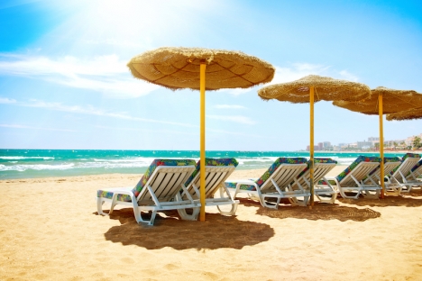 Turisterna kommer utan tvekan tillbaka till Costa del Sol. Det tror i alla fall utländska investerare, som har siktet inställt på de tidigare lönsamma hotellen med bra läge.