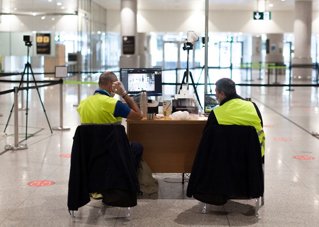 Alla som anländer till Spanien med flyg släpps alltjämt in, oavsett skäl, så länge de uppvisar ett färskt PCR-test.