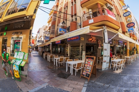 Det maximalt tillåtna antalet gäster per bord på barer och restauranger i Valenciaregionen utökas till sex personer.