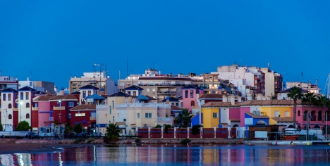 Få byggnader i Torrevieja överstiger sex våningsplan. Det ser dock ut att bli ändring på det då kommunen är på god väg att godkänna inte mindre än 18 skyskrapor.