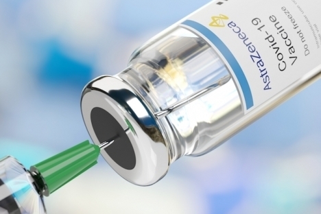 En majoritet av smittvårdsexperterna förespråkar att även en andra dos av AstraZeneca ska brukas på dem som erhållit en första injektion.
