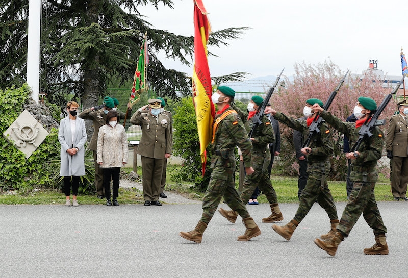 Försvarsministern Margarita Robles närvarade vid ceremonin 3 maj till minne av den militär som avlidit efter en stroke. Foto: Ricardo Pérez Iruela/MDE
