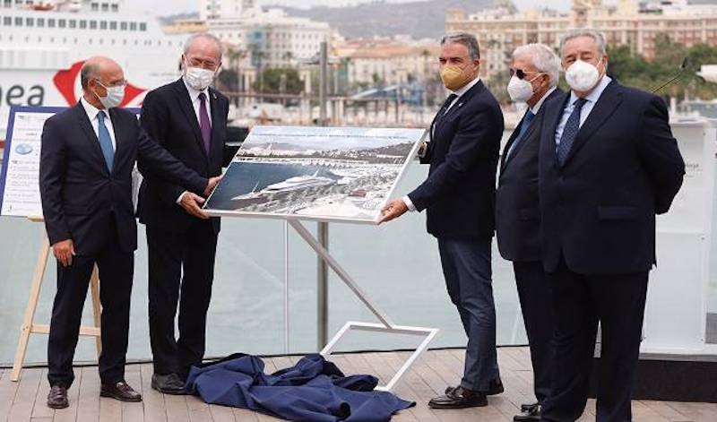 Francisco de la Torre och Elías Bendodo deltog i startceremonin för projektet för den nya lyxhamnen i Málaga stad. Foto: Junta de Andalucía