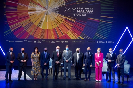 Presentation av utbudet på årets filmfestival i Málaga 24 maj, med medverkan av borgmästare Francisco de la Torre (femte från vänster). Foto: Festival de Málaga