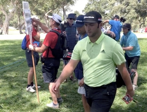 Jon Rahm var på god väg att för andra året i rad vinna den prestigefulla PGA-tävlingen The Memorial.