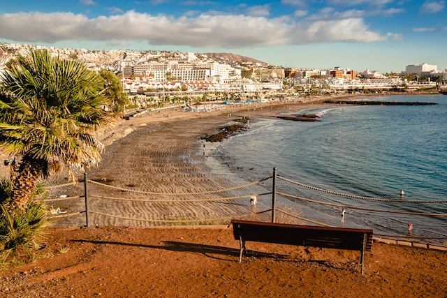 Tenerife går upp i nivå tre i minst två veckor, på grund av ökad smittspridning.