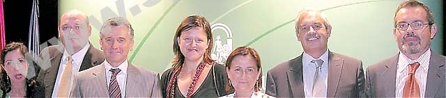 ”Andalucía en vivo” är ett samarbetsprojekt mellan flera av Regionalmyndighetens departement, såsom Turism, Kultur, Miljö och Infrastruktur. Hemsidan presenterades av de olika regionalråden för lokal media i Málaga.