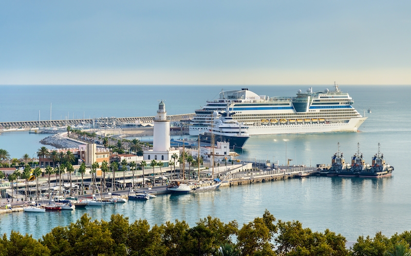 Det första internationella kryssningsfartyget sedan pandemin bröt ut, anländer till Málaga 13 juli.