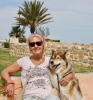 Författaren Kaj (Karin) Branzell var själv i Spanien i mars och april 2020 då landet hade stängt och tillbringade även några veckor där under hösten samma år.
