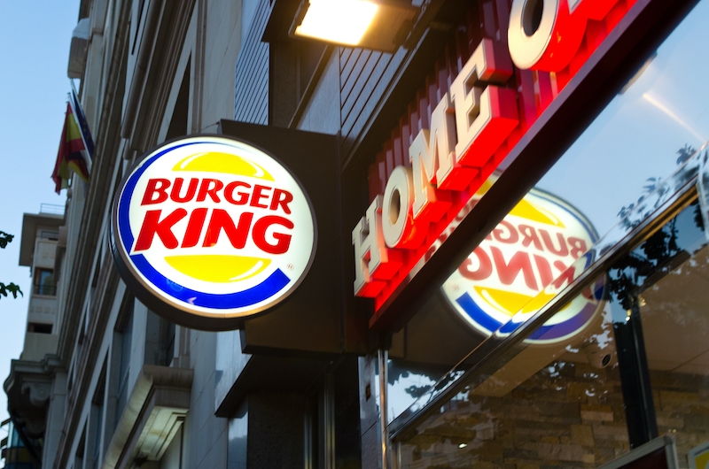 Burger King i Spanien har sålts för en miljard euro.