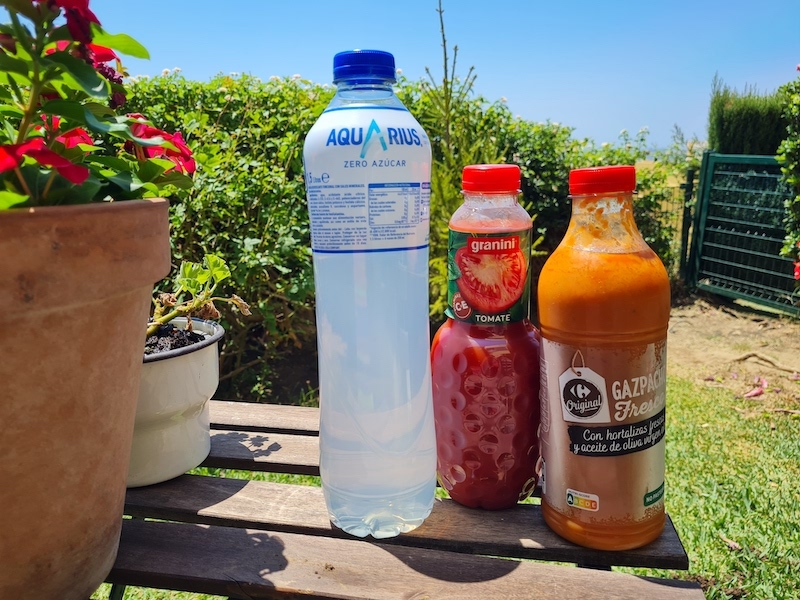 Aquarius, tomatjuice och gazpacho rekommenderas under heta dagar för att få både vätske- och saltnivåerna i kroppen i balans igen.