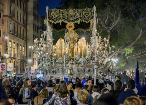 Semana Santa i Málaga är full av känslor; förväntan, spänning, gemenskap, kärlek till Jesus men även till den egna staden och dess traditioner, stolthet och hängivenhet.