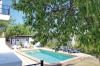 Cortijo La Fé ligger mitt bland olivlundar och erbjuder total relax. Här kan man svalka sig i poolen och ligga i en solstol under ett mandelträd.