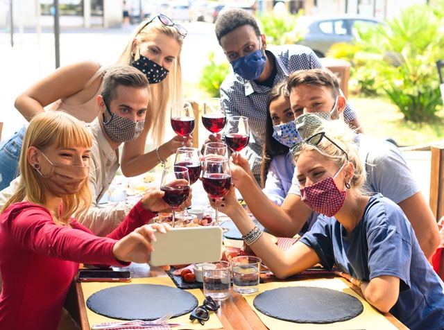 Den här bilden blir åter tillåten på Costa del Sol från och med 19 augusti, då antalet personer vid ett utebord utökas från sex till max åtta.