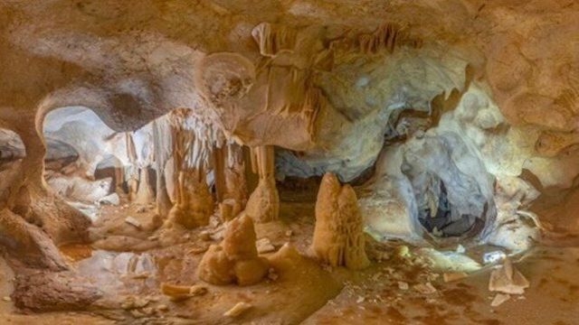 Den funna grottan vid La Araña uppges ha en unik skönhet. Foto: Agentes de Medio Ambiente. Málaga