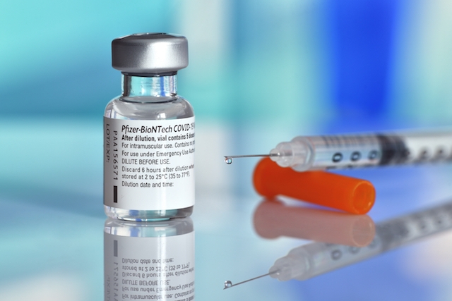 Den tredje dosen omfattar endast personer som erhållit vaccin från Pfizer eller Moderna.