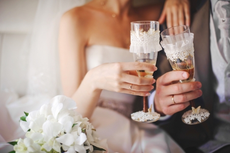 Brudparet slipper betala för festen där 40 procent av gästerna insjuknade, men får inte kompensation för den förstörda bröllopsresan. ARKIVBILD