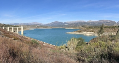 Dammen La Viñuela har avsevärt lägre vattentillgångar än normalt.