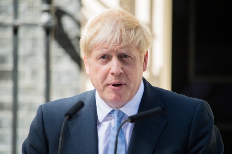 Boris Johnsons semesterresa till Costa del Sol kritiseras hårt i hemlandet.
