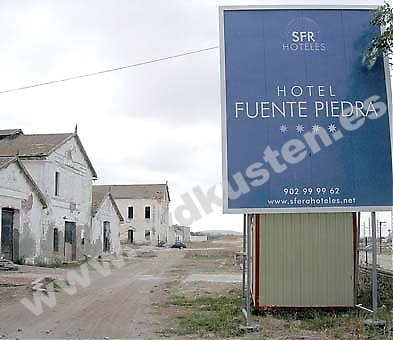 Lugnet, naturen och goda kommunikationer har redan lockat 200 britter att flytta till Fuente de Piedra. På tio års sikt beräknas invånarantalet minst ha fördubblats.