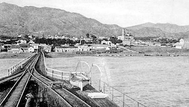 De första masugnarna i Spanien uppfördes i Marbella och malmen fördes med tåg och senare linbana ombord på lastfartyg.
