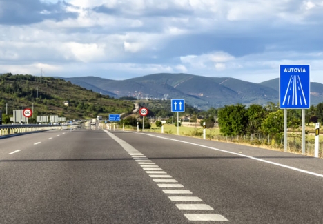 Istället för särskilda betalvägar kommer samtliga motorvägar i Spanien att vara avgiftsbelagda.