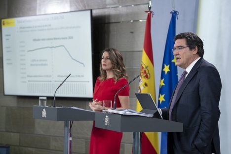 Två av ministrarna som utarbetat stödet är Yolanda Díaz och José Luís Escrivá.