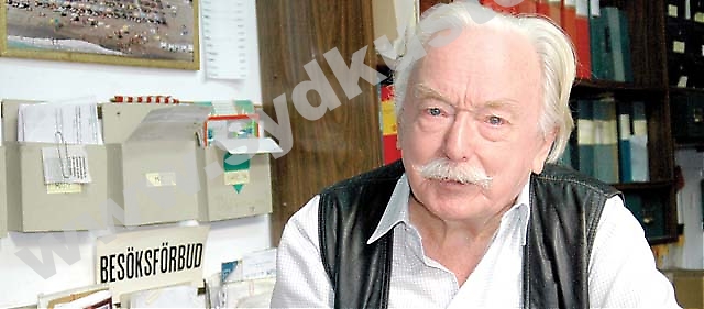 Sydkusten har utsett Per-Egon Göransson till Årets Svensk på Costa del Sol 2006. Redan i slutet på 50-talet började han arbeta som reseledare och i Torremolinos fiskekvarter La Carihuela, där han fortfarande bor, blev han en levande institution inom branschen, under tilltalsnamnet 