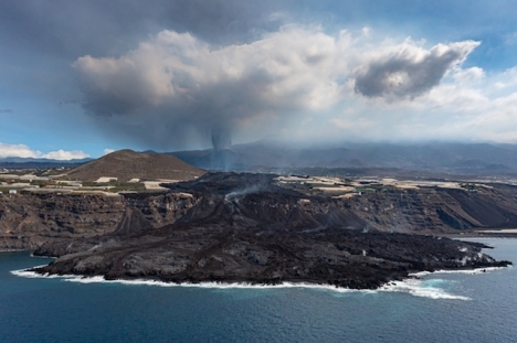 Sju olika lavaströmmar har nu nått havet vid La Palmas sydvästkust.