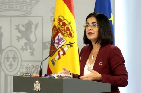 Hälsovårdsministern Carolina Darias uppmanar till tilläggsvaccinering före jul.