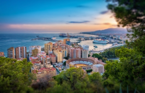 Málaga stad har noterat den högsta temperaturen någonsin i december.