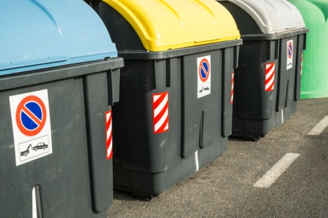 Till de redan existerande grå (allmänna sopor), gröna (glas), blå (papper) och gula (förpackningar) containrarna ska även en brun sälla sig, för organiskt avfall.