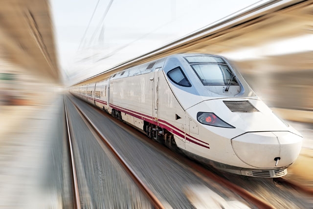 Färre passagerare på grund av den fortsatta pandemin och skyhöga elpriser orsakade ett nytt förlustår för Renfe.