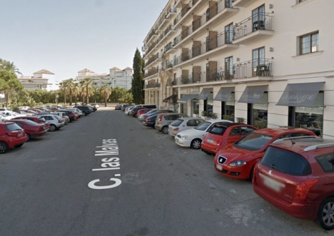 Männen lokaliserades vid Calle Las Malvas, intill Hotel Andalucía Plaza. Foto: Google Maps