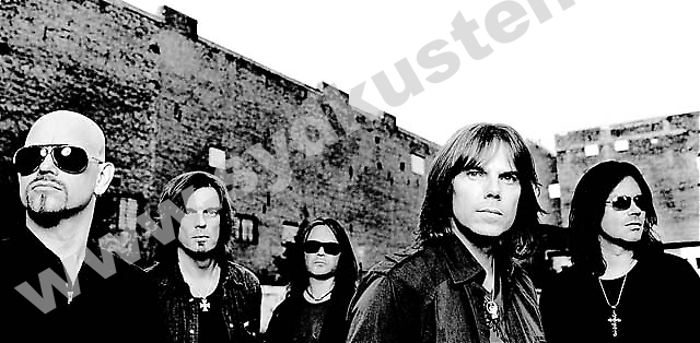Europe består idag av Joey Tempest, Mic Michaeli, John Levén, Ian Haugland och John Norum. Efter albumet ”Secret Society” återvänder gruppen från Upplands Väsby nu till den internationella rockscenen.