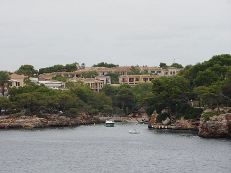 Klippkusten vid Cala Serena (Arkivbild).