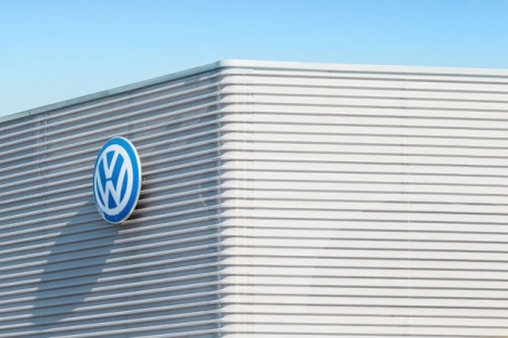 Koncernen Volkswagen annonserar den största privata industrisatsningen någonsin i Spanien.