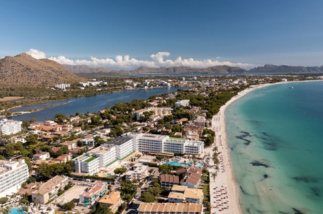 Utbudet av utebord vid Platja de Muro i Alcudia blir i år mer begränsat.