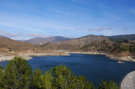 Arkivbild av vattenreservoaren El Limonero, utanför Málaga.