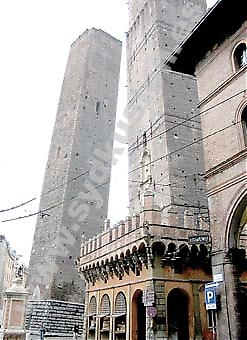 Bolognaprocessen startade 1999. 29 länder anslöt sig direkt, Sverige var ett av dem.