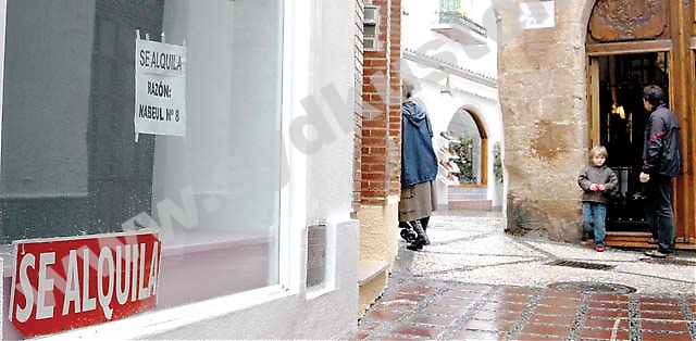 Det blir allt svårare att driva småbutik på Costa del Sol. Sydkusten har intervjuat ett flertal skandinaviska företagare, som berättar om konkurrens från stormarknaderna, stigande hyreskostnader och brist på parkeringsplatser i centrum.