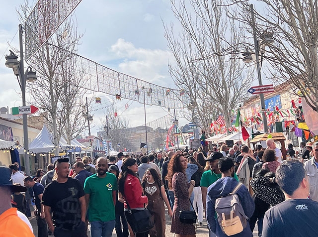 Efter tre års uppehåll på grund av pandemin uppges den 26:e upplagan av Feria de los Pueblos ha lockat mer än en miljon besökare. Foto: Ayto de Fuengirola