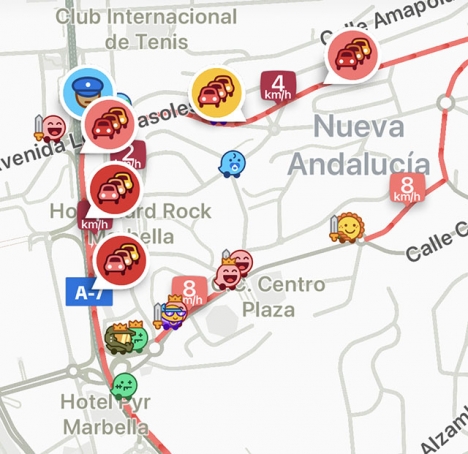 Trafikappar som Waze visar i realtid trafikproblemen vid San Pedro Alcántara.