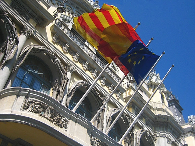 Myndigheterna i Katalonien är motvilliga till att upprätthålla minst en fjärdedel av undersvisningen i skolorna på spanska.